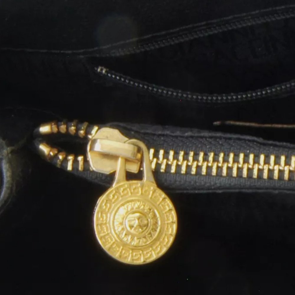 🎈2X HOST PICK 🎈Versace Couture Sunburst Medallion Black Leather Zip Bag - Picture 7 of 14